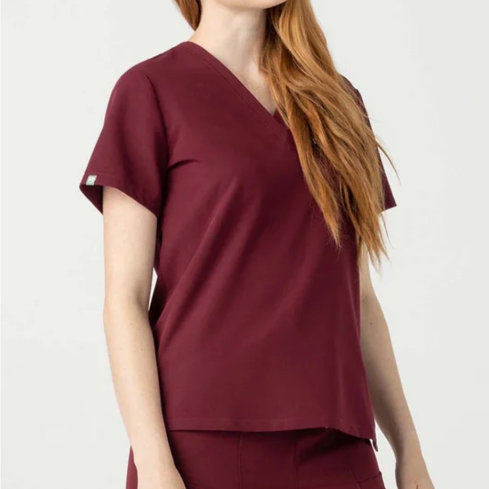 Mediclo Women’s Sal Scrub Top
